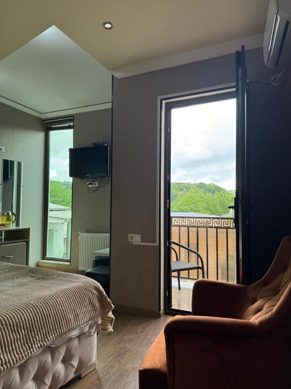 Aisi Kutaisi Hotel Luaran gambar