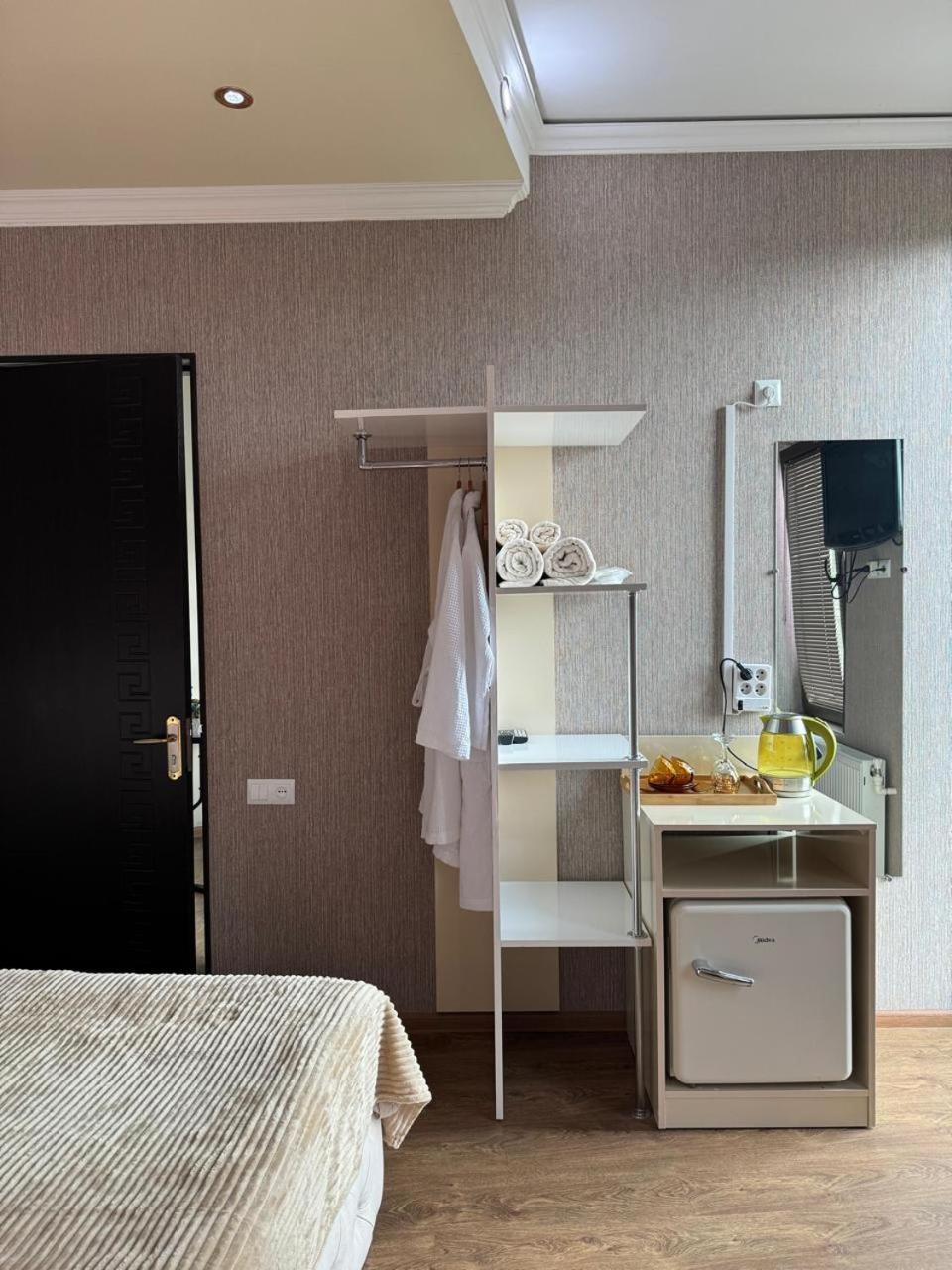 Aisi Kutaisi Hotel Luaran gambar
