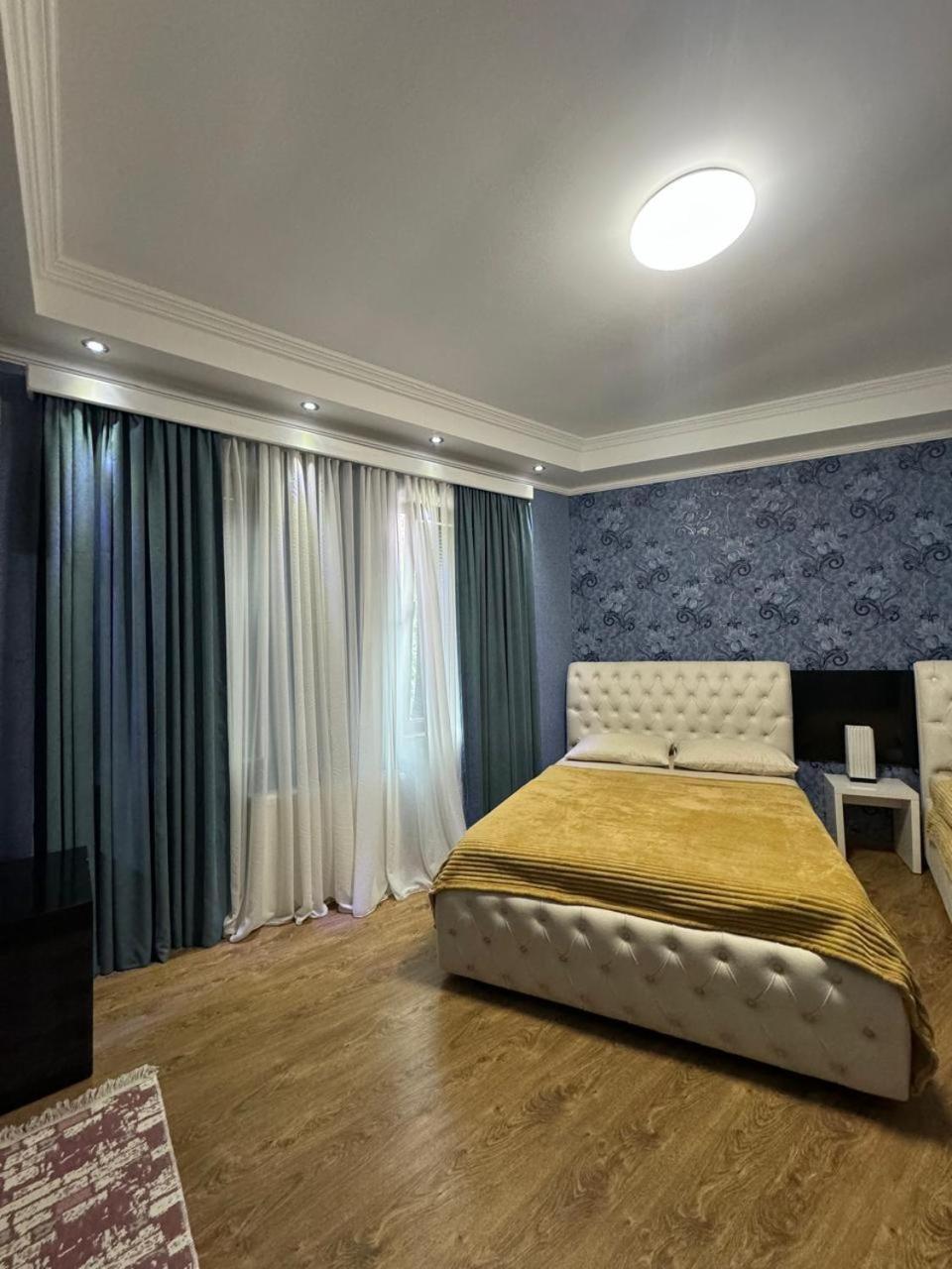 Aisi Kutaisi Hotel Luaran gambar