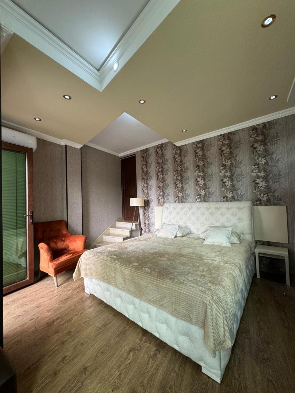 Aisi Kutaisi Hotel Luaran gambar