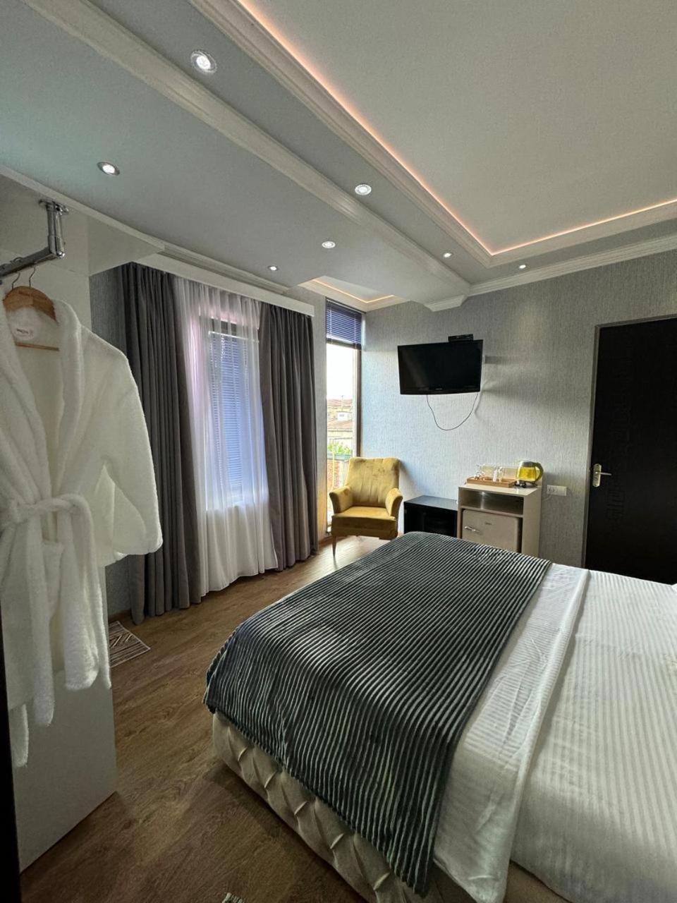 Aisi Kutaisi Hotel Luaran gambar