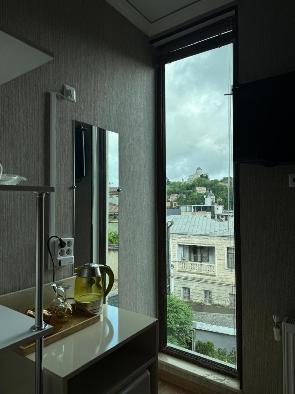 Aisi Kutaisi Hotel Luaran gambar