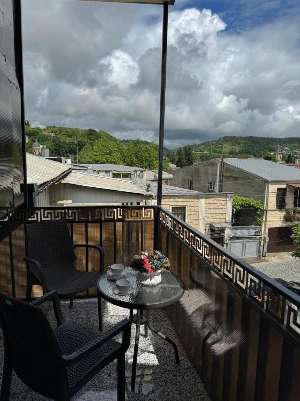 Aisi Kutaisi Hotel Luaran gambar