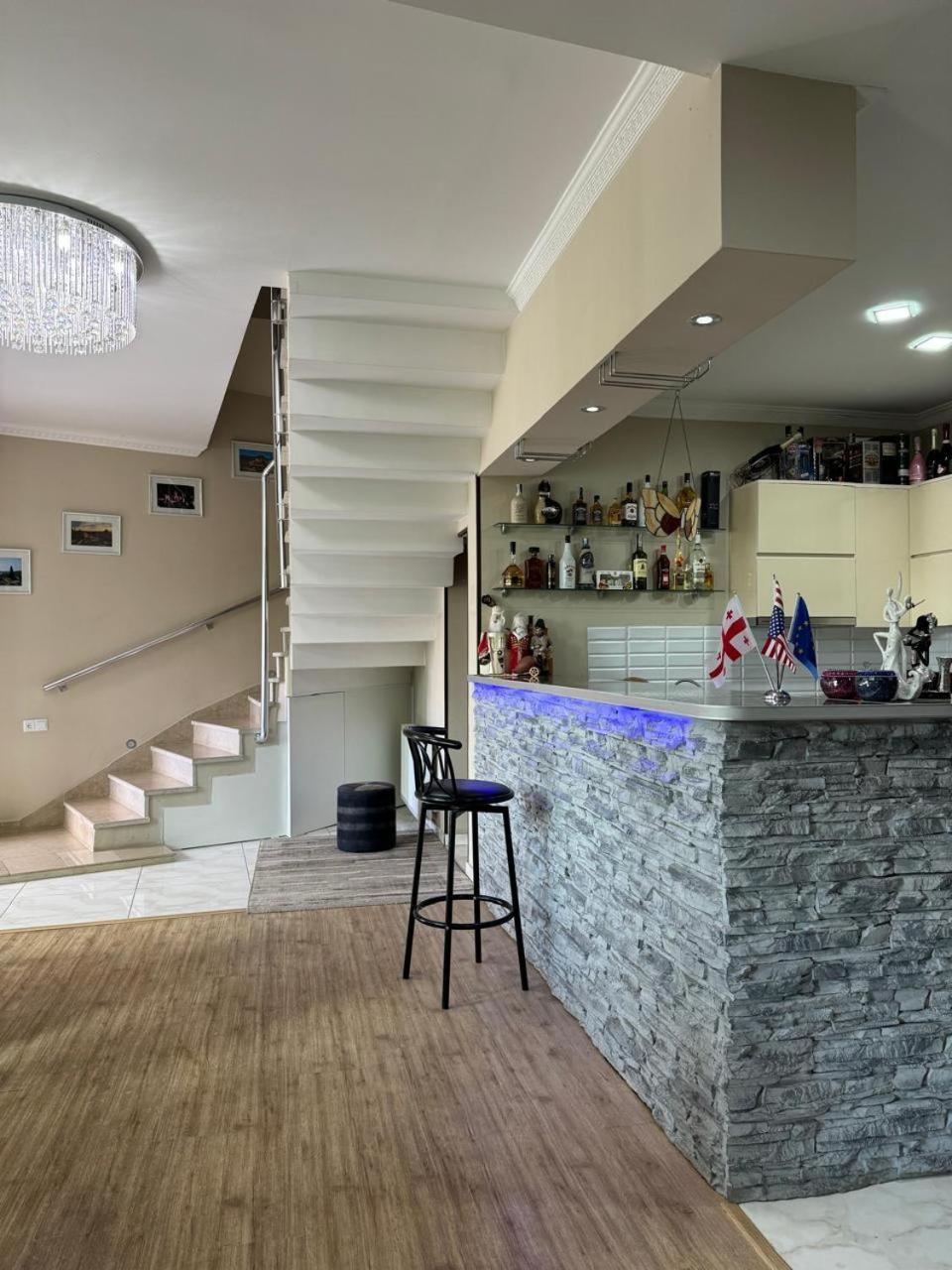 Aisi Kutaisi Hotel Luaran gambar