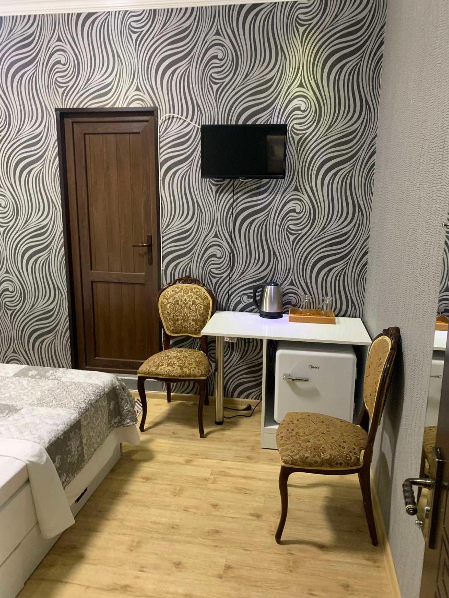 Aisi Kutaisi Hotel Luaran gambar